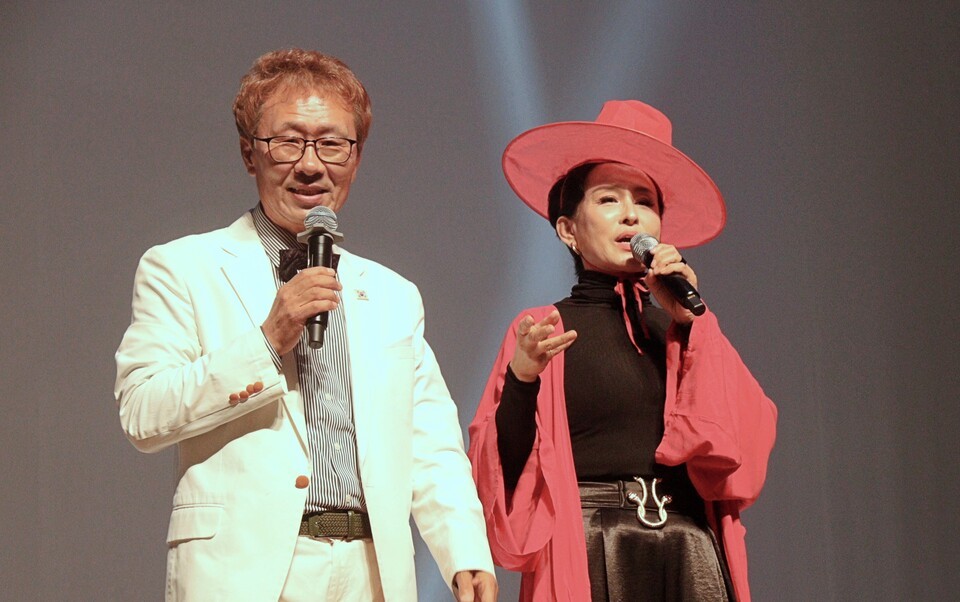 2부 행사 사회자 : MC 그린박(전 KBS 호빵맨)